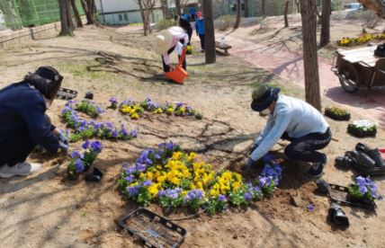 소요초등학교,‘행복이 자라는 꽃밭’식목 행사 운영